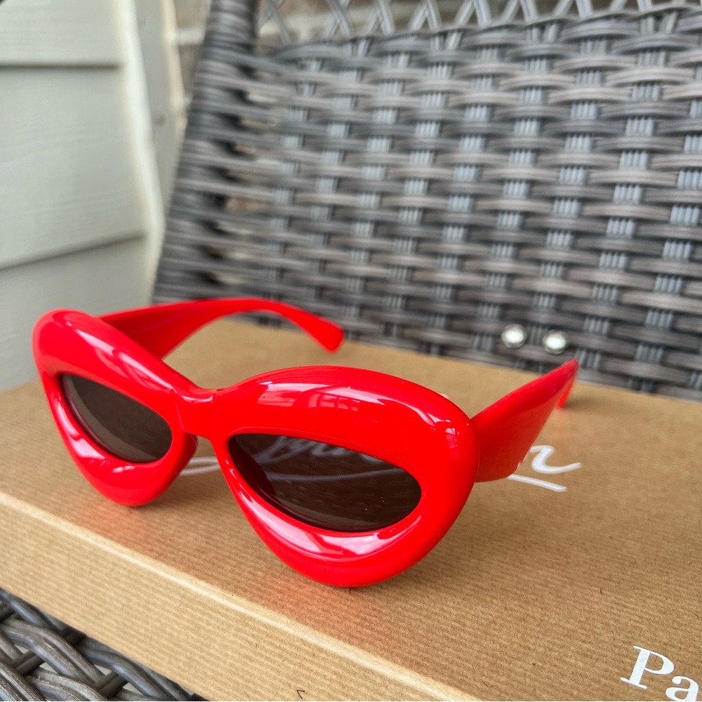 Inflated injection sunglasses